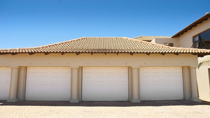 What’s Really Wrong With Your Garage Door Opener in West Bloomfield MI?