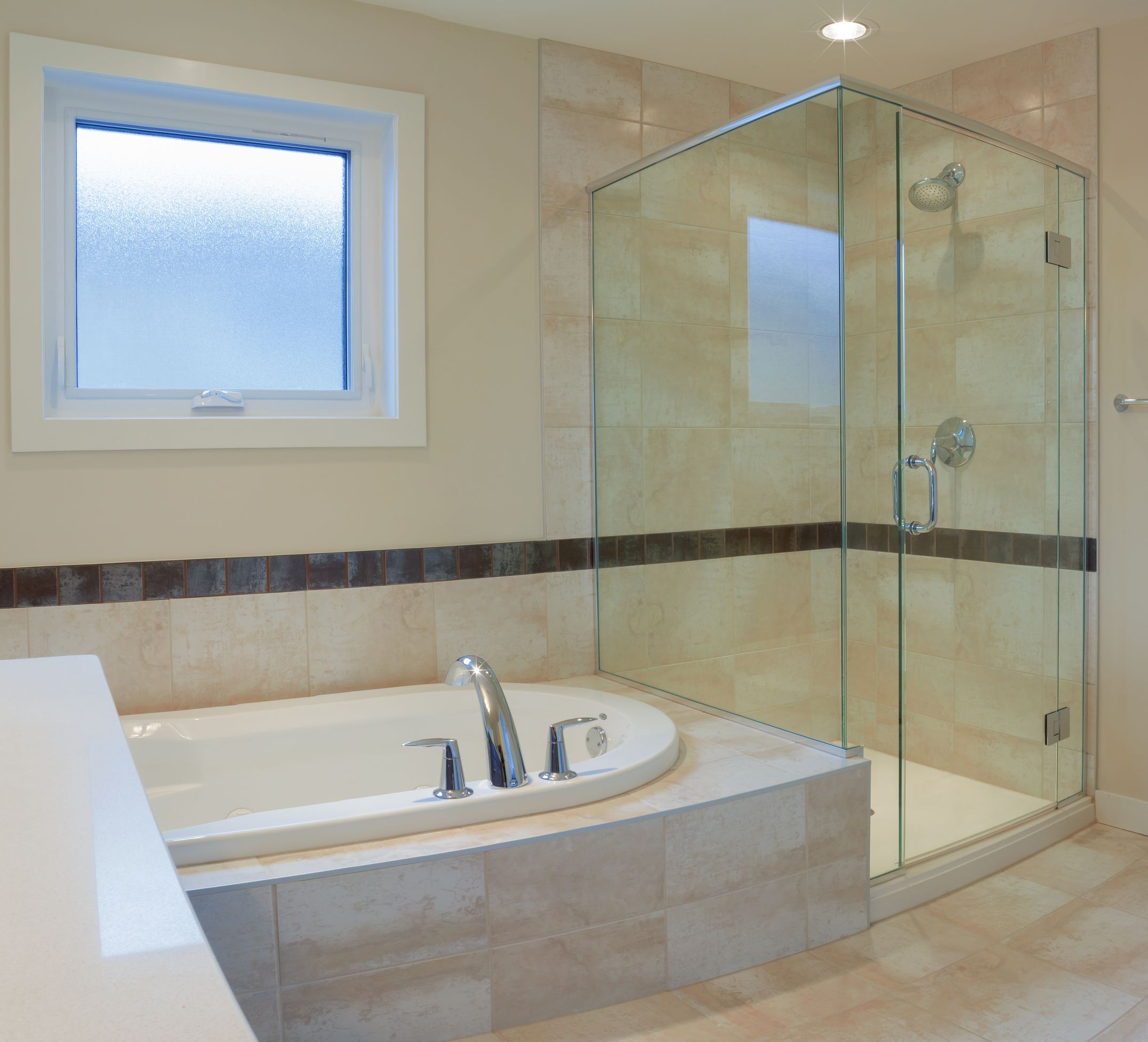 Save Space in Your Bathroom With a Custom Glass Shower in Bloomingdale, IL