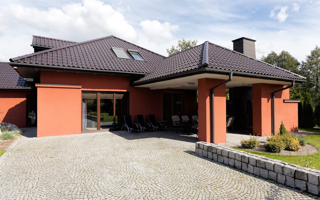Common Roofing Problems Best Addressed by Roofing Contractors in Brainerd, MN